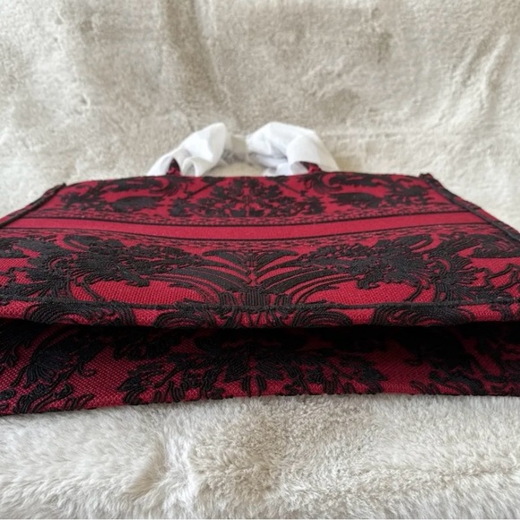 AUTHENTIC Dior Large Tote - Picture 7 of 7